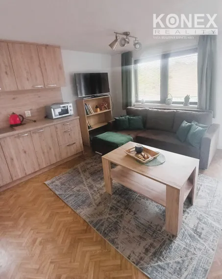 ID-4681 NA PREDAJ Trojpodlažná rekreačná chata na Šírave