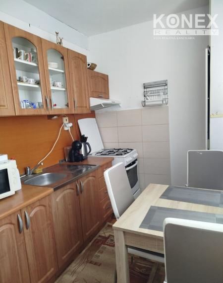 ID-4726 NA PREDAJ 1-izbový byt s balkónom VEĽKÉ KAPUŠANY
