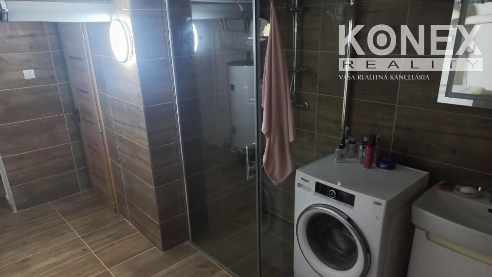 ID-4732 Zrekonštruovaný rodinný dom SNINA - NA PREDAJ