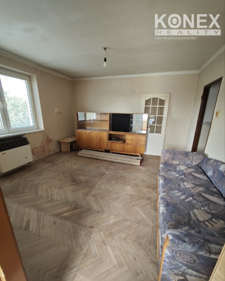 ID-4735 NA PREDAJ 2,5-izbový byt na rekonštrukciu HANUŠOVCE NAD TOPĽOU