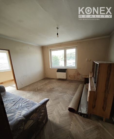 ID-4735 NA PREDAJ 2,5-izbový byt na rekonštrukciu HANUŠOVCE NAD TOPĽOU