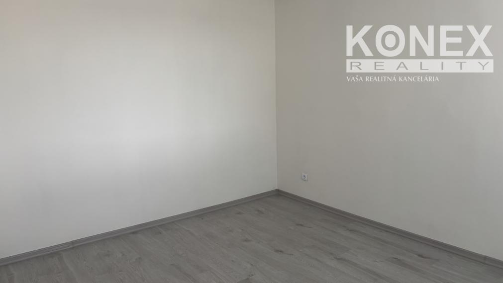 ID-4762 NA PREDAJ 3-izbový zrekonštruovaný byt - ČIERNA NAD TISOU