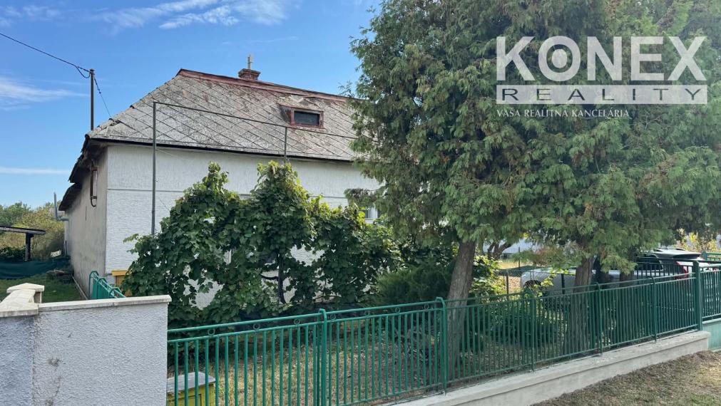 ID-4785 NA PREDAJ Štvorec s prístavbou v obci PALÍN