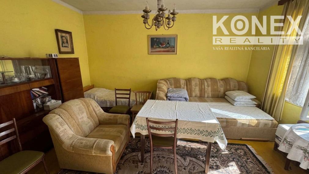 ID-4785 NA PREDAJ Štvorec s prístavbou v obci PALÍN