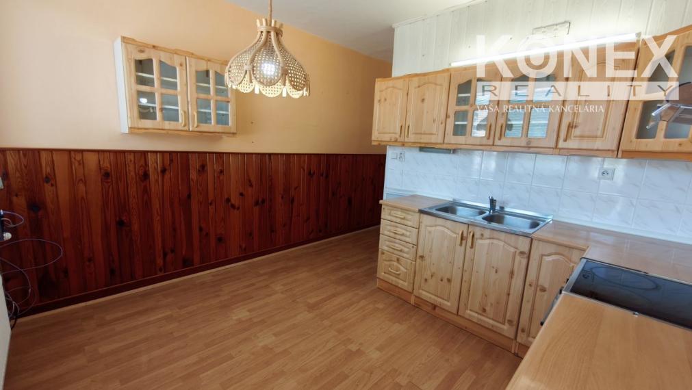 ID-4817 NA PREDAJ 3-izbový byt s balkónom - VEĽKÉ KAPUŠANY