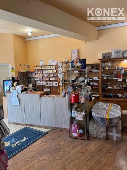 ID-4819 ODSTÚPENIE ZABEHNUTEJ DARČEKOVEJ PREDAJNE VEĽKÉ KAPUŠANY