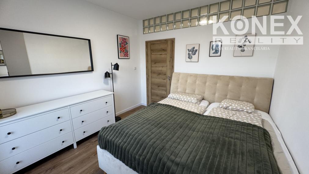 ID-4290 NA PREDAJ MODERNÝ zariadený 2-izbový byt Mlynčeky