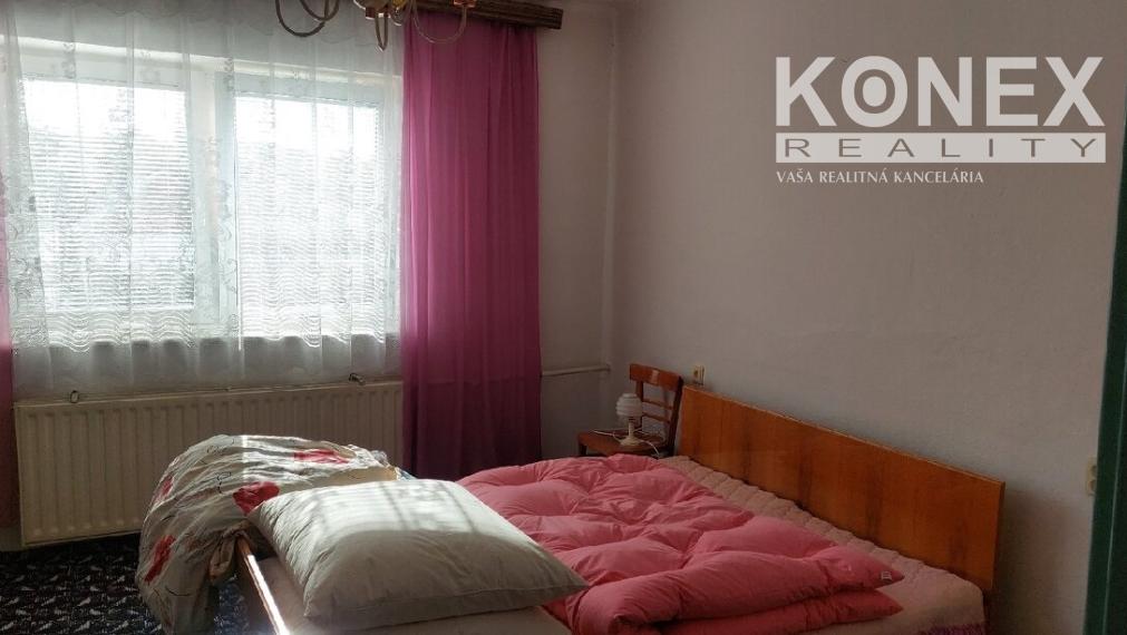 ID-4828 NA PREDAJ Poschodový rodinný dom HAŽLÍN, okr. Bardejov