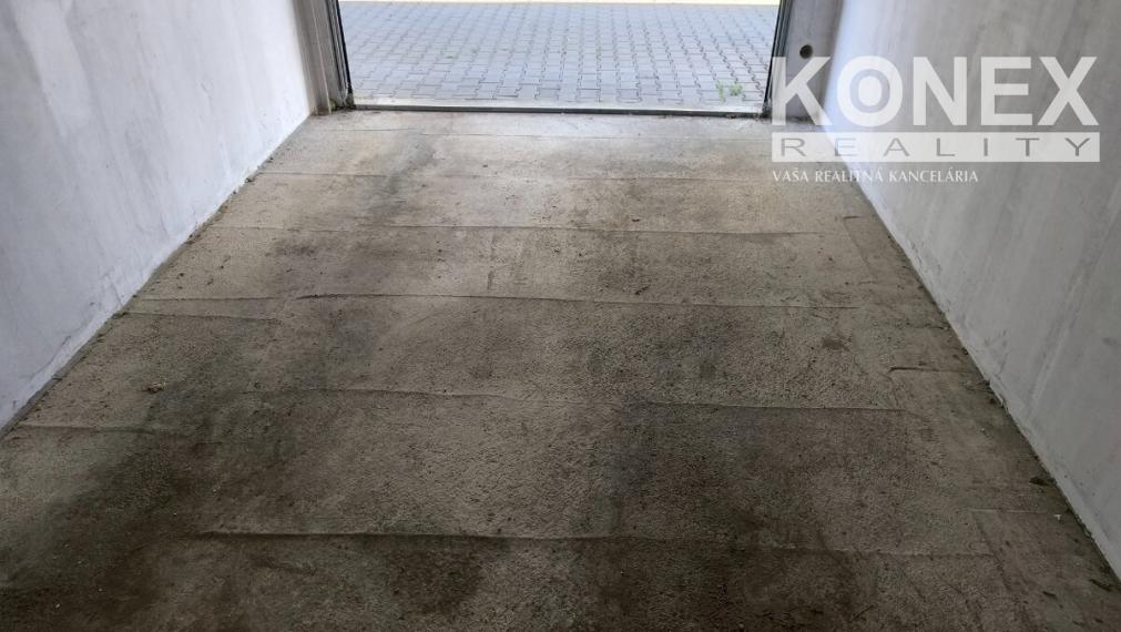 ID-4829 NA PREDAJ Garáž Michalovce - Greenside I