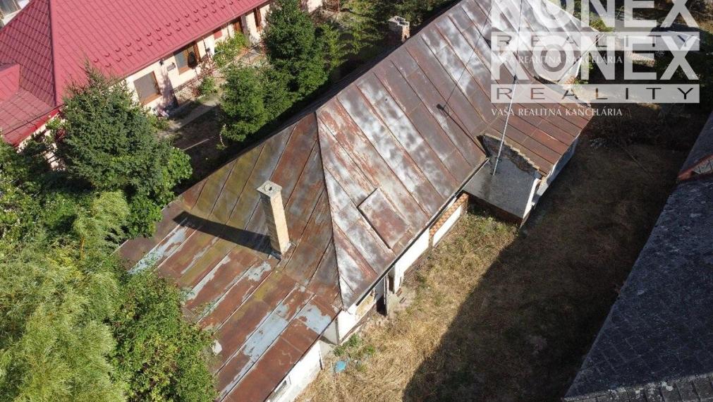 ID-4869 NA PREDAJ VEĽKÝ POZEMOK V POKOJNEJ OBCI PETRIKOVCE