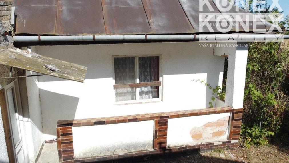 ID-4869 NA PREDAJ VEĽKÝ POZEMOK V POKOJNEJ OBCI PETRIKOVCE