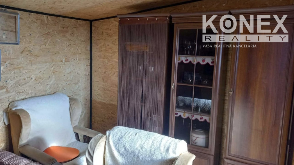 ID-4870 Rekreačná záhrada s víkendovými domčekmi KRÁĽOVSKÝ CHLMEC