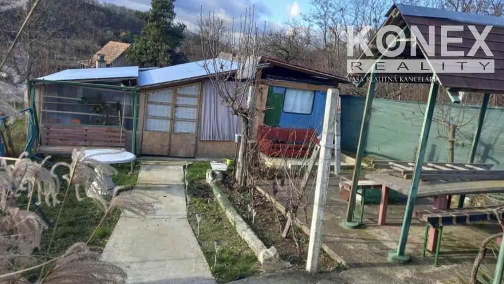 ID-4870 Rekreačná záhrada s víkendovými domčekmi KRÁĽOVSKÝ CHLMEC