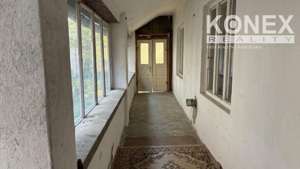 ID-4875 NA PREDAJ Rodinný dom vhodný na rekonštrukciu v centre SOBRANIEC