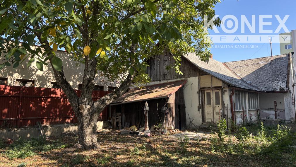 ID-4875 NA PREDAJ Rodinný dom vhodný na rekonštrukciu v centre SOBRANIEC
