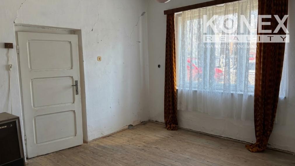 ID-4875 NA PREDAJ Rodinný dom vhodný na rekonštrukciu v centre SOBRANIEC