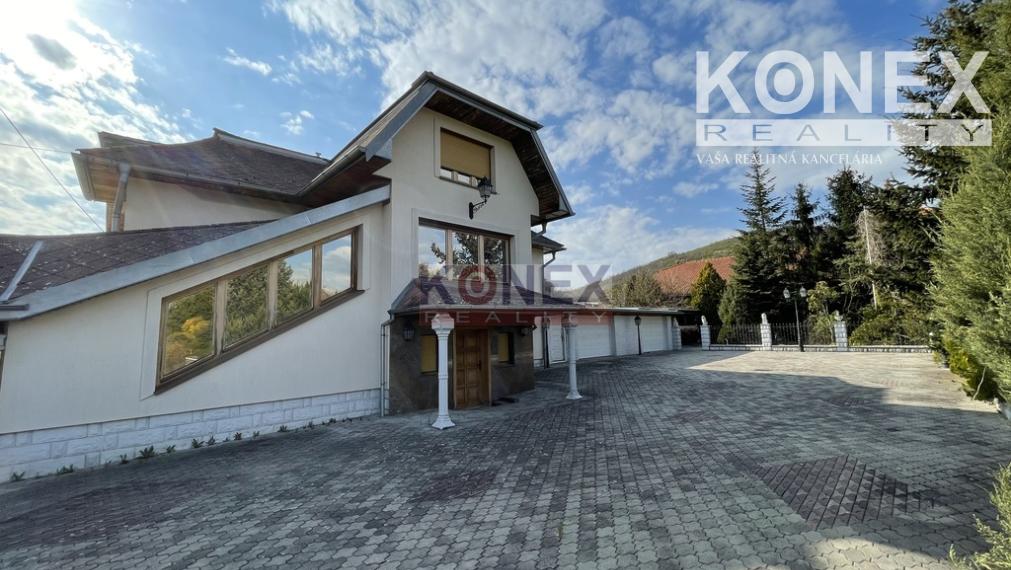 ID-4889 EXKLUZÍVNE! NA PREDAJ Rodinný dom v obci Brehov