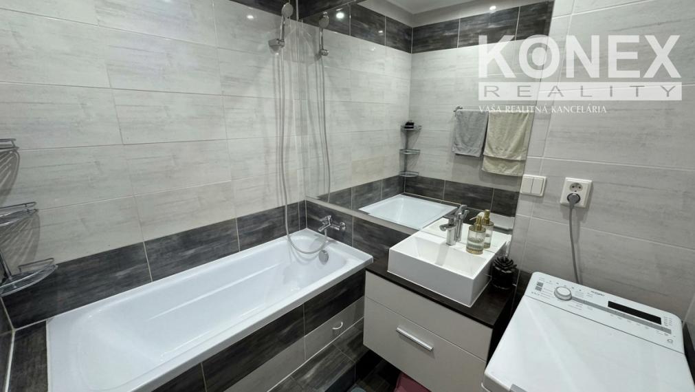 ID-4899 NA PREDAJ Krásny 3-izbový byt s balkónom SNP