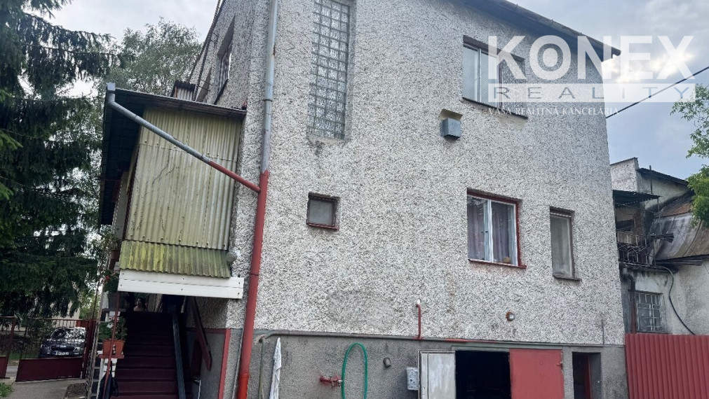 ID-4907 NA PREDAJ Poschodový rodinný dom VEĽKÉ KAPUŠANY