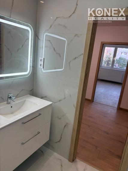 ID-4935 NA PREDAJ Priestranný 3-izbový byt – Veľké Kapušany
