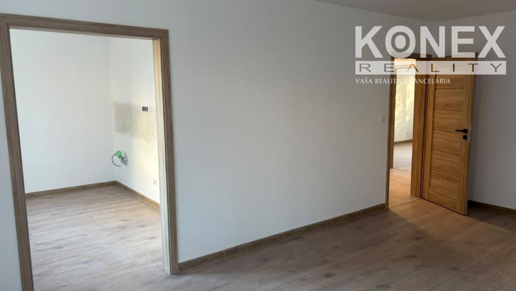 ID-4935 NA PREDAJ Priestranný 3-izbový byt – Veľké Kapušany
