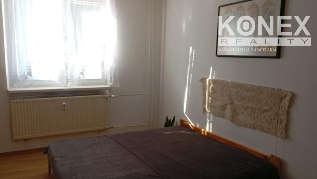 ID-4953 NA PREDAJ 3-izbový byt KRÁĽOVSKÝ CHLMEC - Fábryho