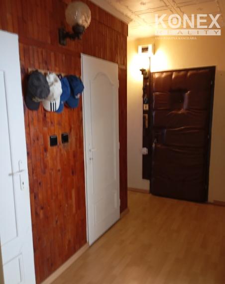 ID-4953 NA PREDAJ 3-izbový byt KRÁĽOVSKÝ CHLMEC - Fábryho