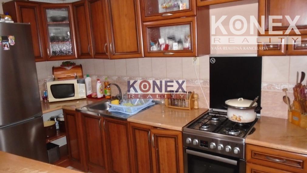 ID-4963 NA PREDAJ Poschodový rodinný dom v obci Drahňov