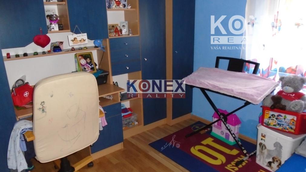 ID-4963 NA PREDAJ Poschodový rodinný dom v obci Drahňov