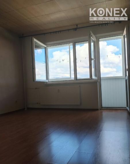 ID-4977 NA PREDAJ - PRIESTRANNÝ 3-IZBOVÝ BYT V SEČOVCIACH