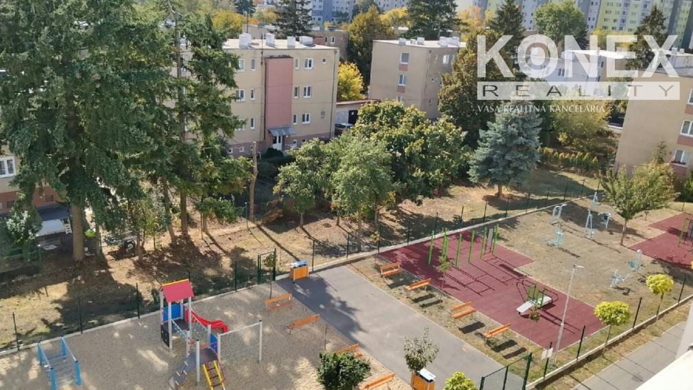 ID-4977 NA PREDAJ - PRIESTRANNÝ 3-IZBOVÝ BYT V SEČOVCIACH