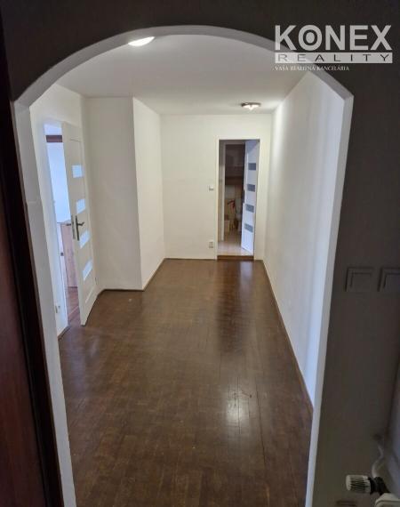 ID-4992 NA PREDAJ 3-izbový byt HUMENNÉ - Nemocničná ul.