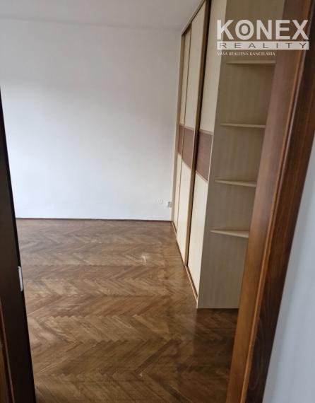ID-4992 NA PREDAJ 3-izbový byt HUMENNÉ - Nemocničná ul.