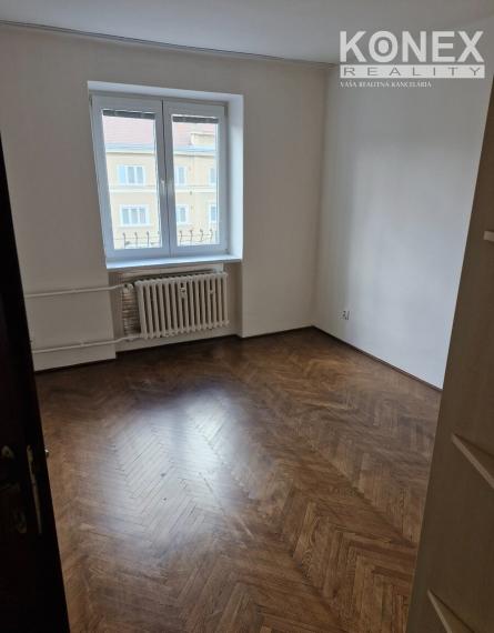 ID-4992 NA PREDAJ 3-izbový byt HUMENNÉ - Nemocničná ul.