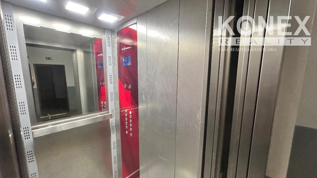 ID-4994 NA PREDAJ 2-izbový byt VEĽKÉ KAPUŠANY - Centrum