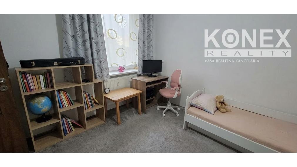 ID-5000 NA PREDAJ Veľkometrážny 4-izbový byt v Trebišove