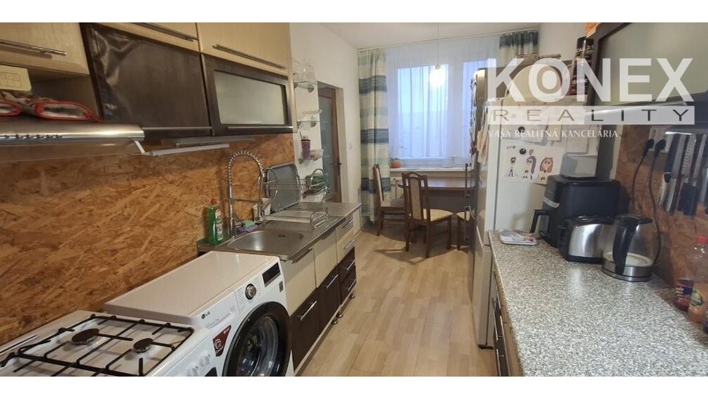 ID-5000 NA PREDAJ Veľkometrážny 4-izbový byt v Trebišove