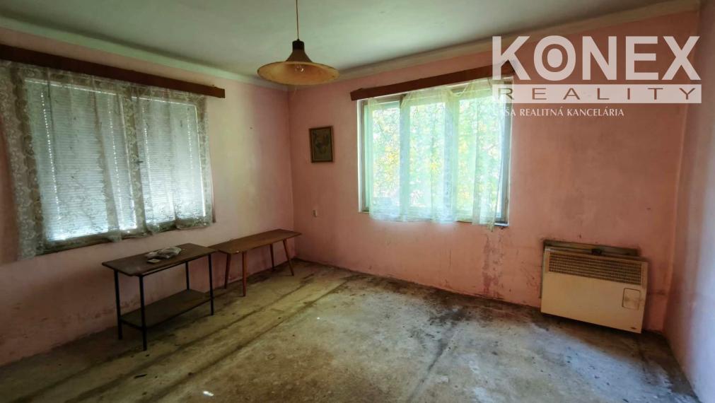 ID-5004 NA PREDAJ Rodinný dom na rekonštrukciu - VYBÚCHANEC