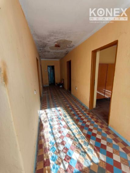 ID-5004 NA PREDAJ Rodinný dom na rekonštrukciu - VYBÚCHANEC