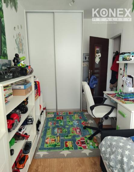 ID-5024 NA PREDAJ Priestranný 4-izbový byt - VEĽKÉ KAPUŠANY