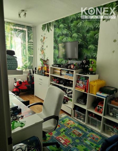 ID-5024 NA PREDAJ Priestranný 4-izbový byt - VEĽKÉ KAPUŠANY