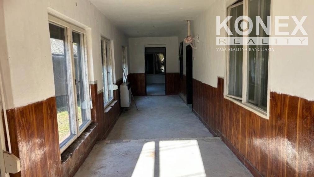 ID-5025 NA PREDAJ Rodinný dom/chalupa na rekonštrukciu - MALÁ TŔŇA