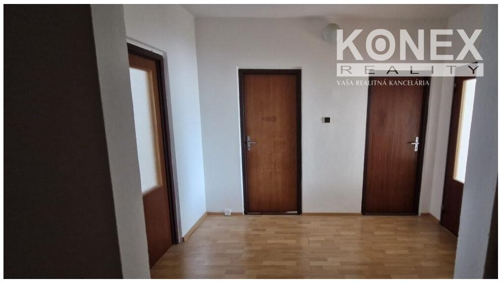 ID-5033 NA PREDAJ Priestranný 81 m² 3-izbový byt STROPKOV