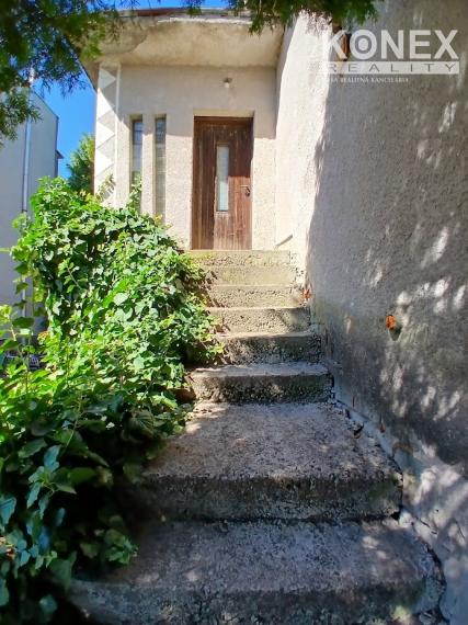 ID-4066  5-izbový rodinný dom s garážou v Čerhove