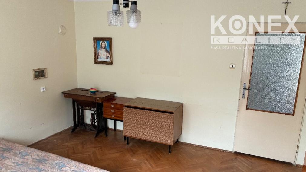 ID-5079 NA PREDAJ Rodinný dom a pozemok na výstavbu domu - HUMENNÉ