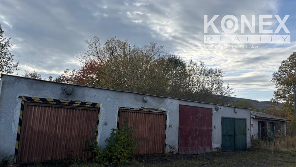 ID-5088 NA PREDAJ – Budova s garážami a rozsiahlym pozemkom, Čertižné
