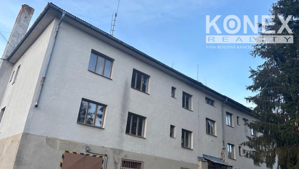 ID-5088 NA PREDAJ – Budova s garážami a rozsiahlym pozemkom, Čertižné