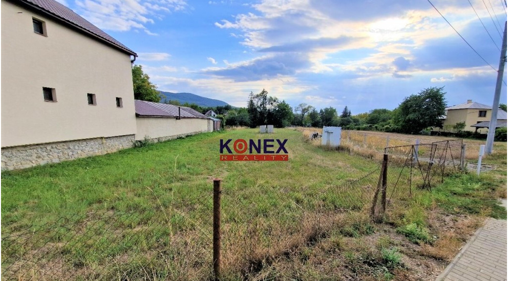 Rovinatý pozemok na skok od Sniny - Belá nad Cirochou