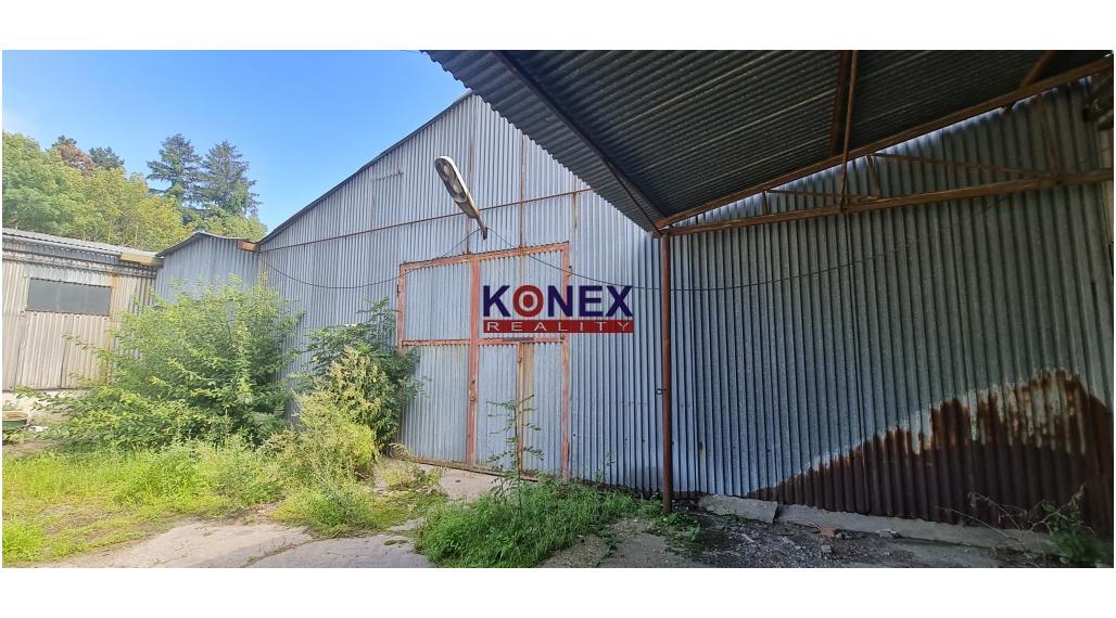 VEĽKÝ PLECHOVÝ HANGÁR v meste Trebišov na predaj