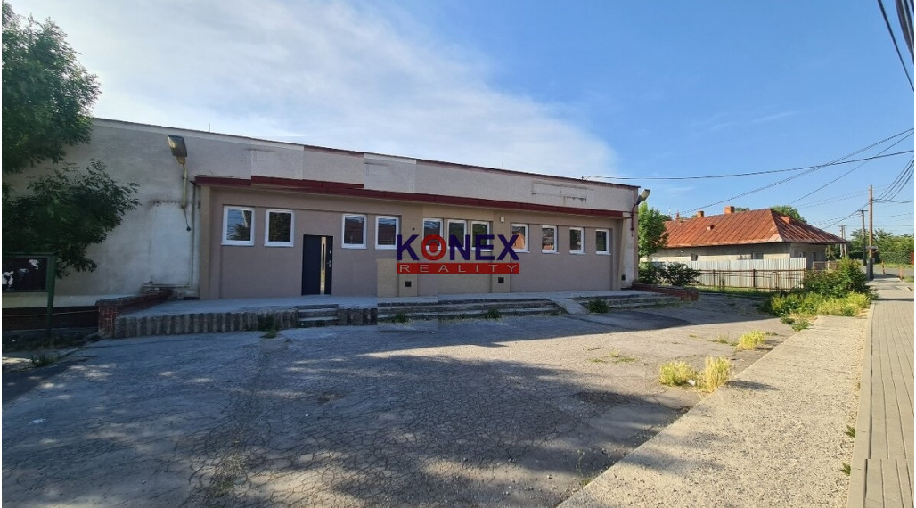 NA PREDAJ! Budova/ obchodný priestor v obci Markovce.